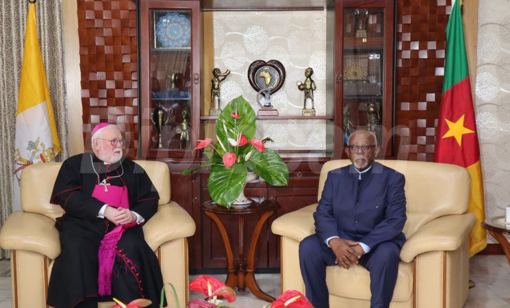 S.E. MGR. Paul Richard GALLAGHER est au CAMEROUN