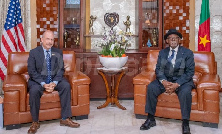 AUDIENCE D’AU REVOIR AVEC S.E. CHRISTOPHER JOHN LAMORA, AMBASSADEUR DES ÉTATS-UNIS D’AMÉRIQUE AU CAMEROUN
